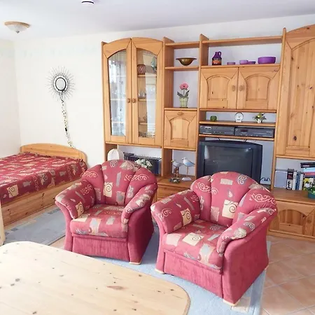 Luettes-nest-hu-43-h * Hohwacht